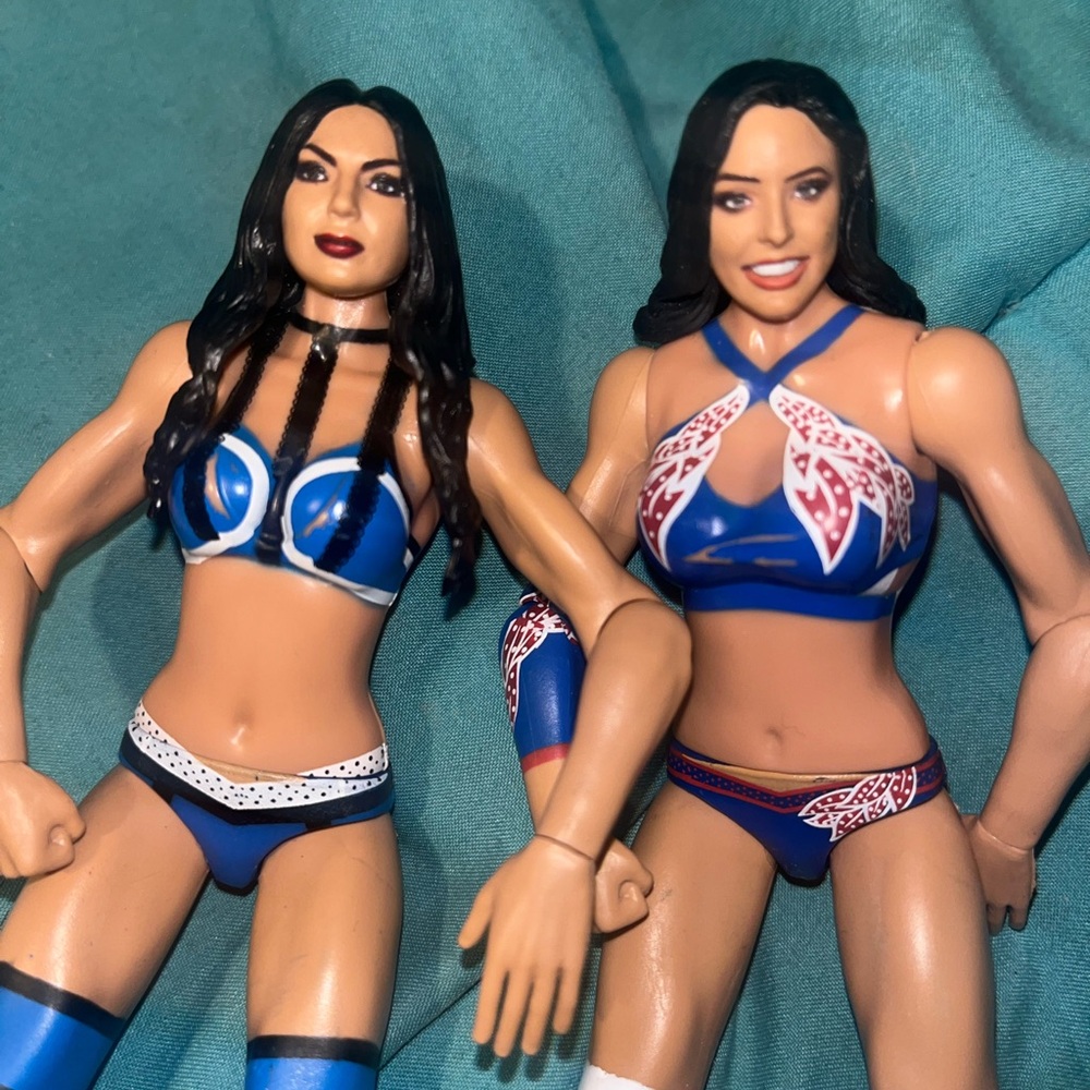 WWE peyton Royce and billie Kay figures